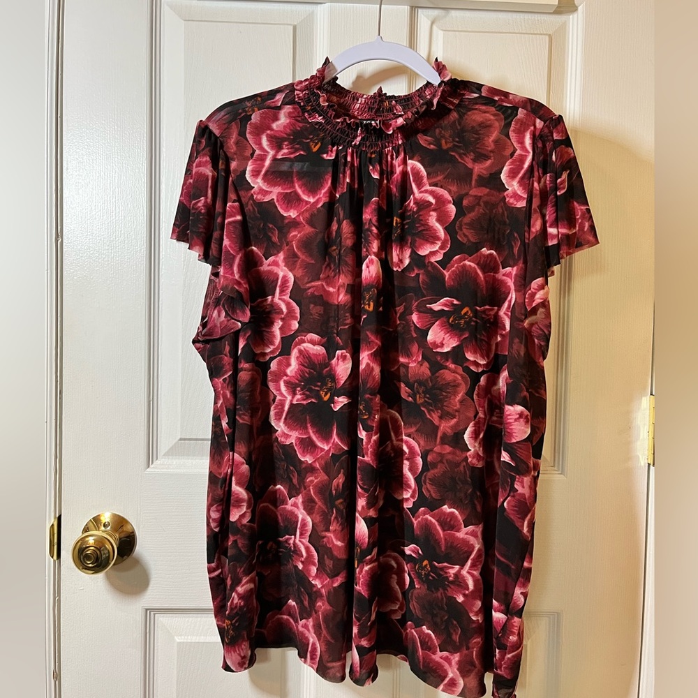 COPY - Torrid size 2 short sleeve floral blouse